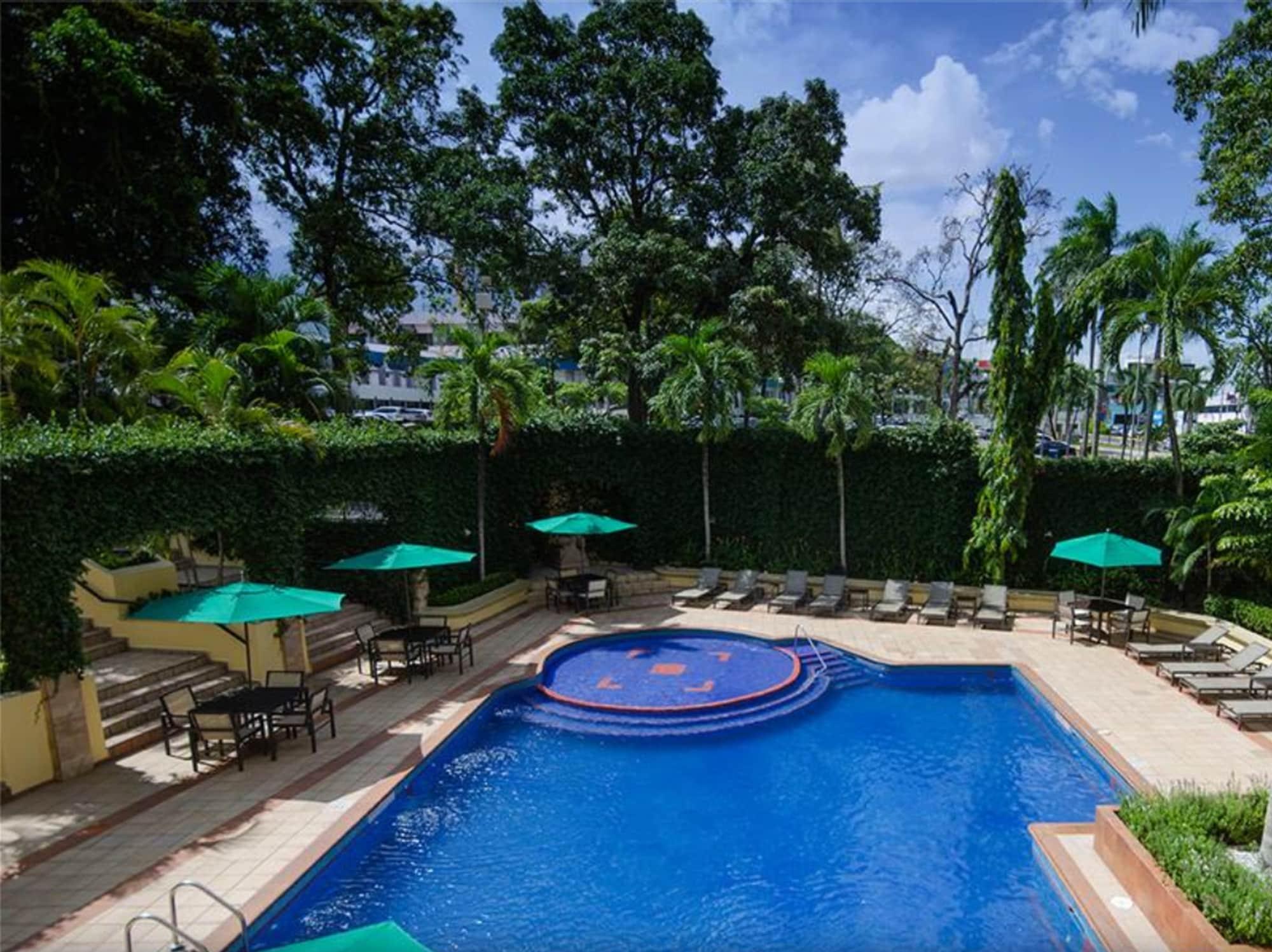 Hilton Princess Сан-Педро-Сула Экстерьер фото